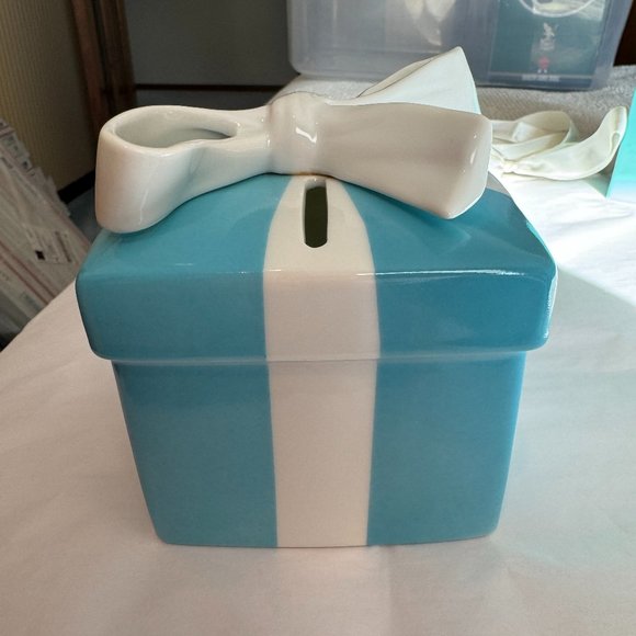 Tiffany & Co Signature Bow Box Bank w/Gift Box & Ribbon - Picture 2 of 11